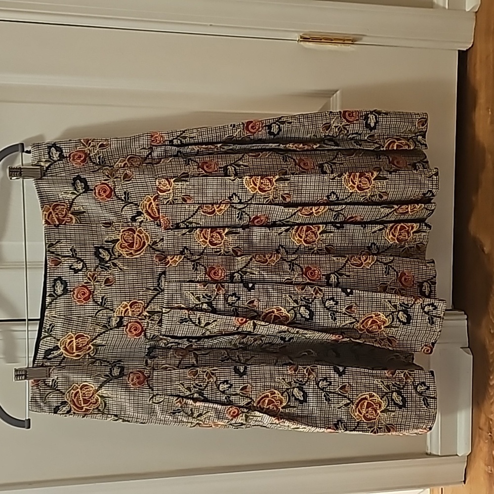 Brooks Brothers Houndstooth Embroidered Floral Pleated Skirt